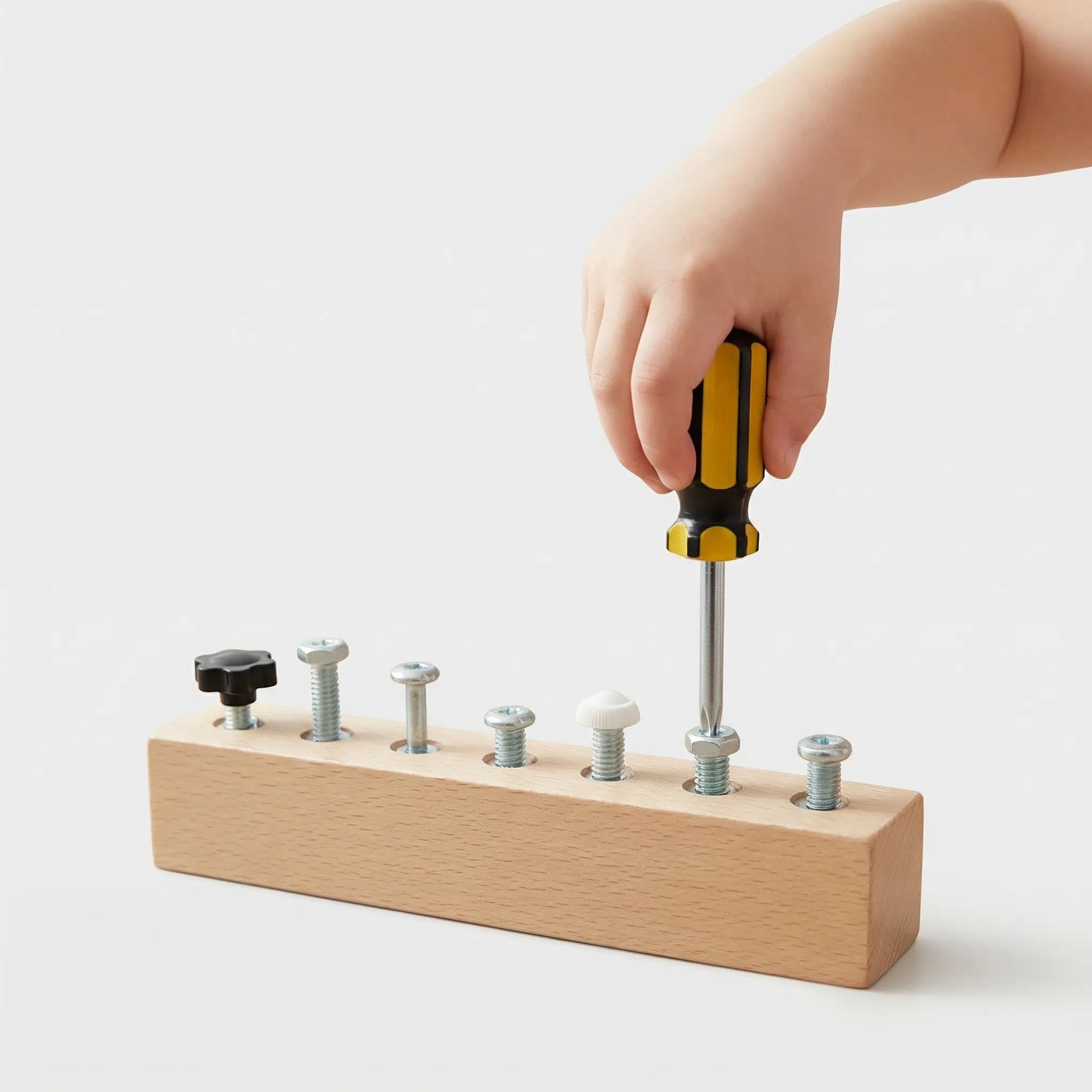 Houten Activiteitenbord met Schroeven – Educatief Speelgoed voor Kinderen