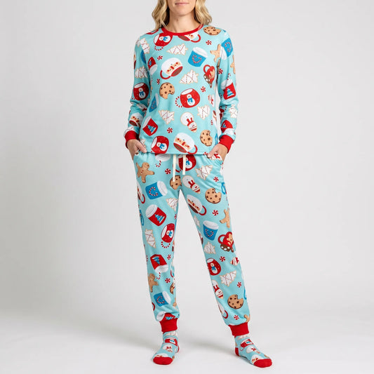Kerstpyjama Dames Heren en Kinderen | Lichtblauwe Set met Gingerbread Print | Ook voor Baby en Huisdier