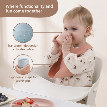 Where functionality and fun come together. Transparent dot design captivates babies. Ergonomic shape for a safe grip