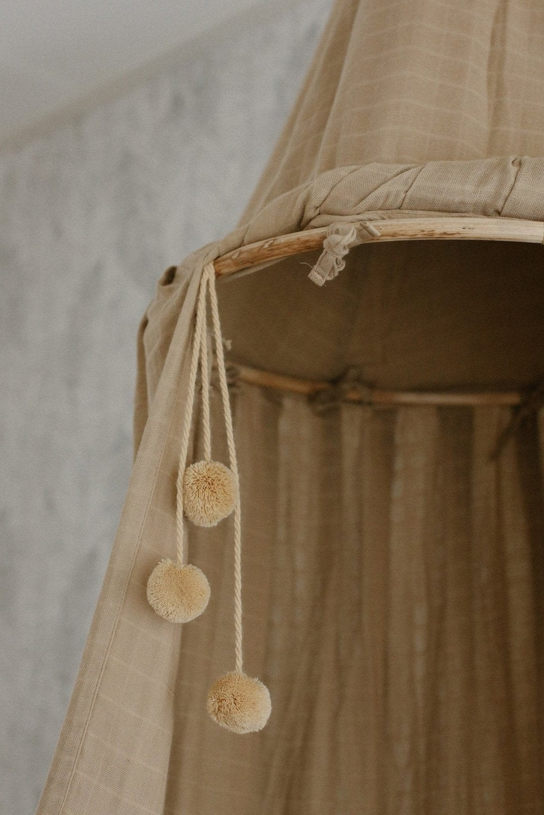 Play at Slaep bedhemel Camel voor de kinderkamer